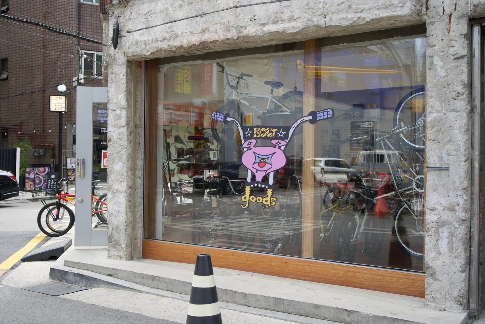 TULREXX POP-UP AND MINI EXHIBITION 아카이브